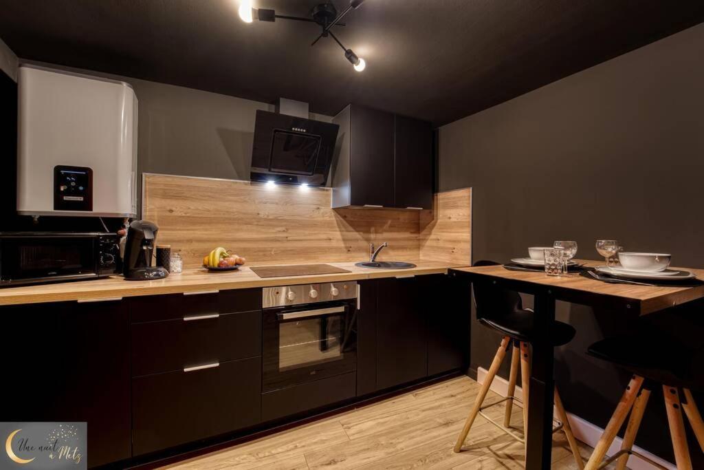 La Chambre Noire Au Coeur De מץ מראה חיצוני תמונה